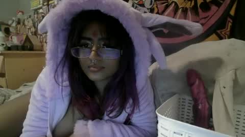 Snapshot of babymelodyx0x chatting on 06-17-26, 04:04 Melody 3 online show from 06-17-26, 04:04