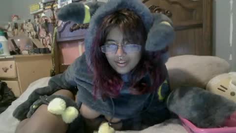Snapshot of babymelodyx0x chatting on 06-20-26, 01:52 Melody 3 online show from 06-20-26, 01:52