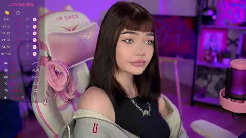 Snapshot of babyroxynill chatting on 12-15-24, 11:09 Nika online show from 12-15-24, 11:09