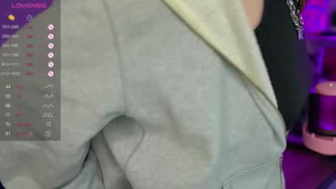 Snapshot of babyroxynill chatting on 12-16-24, 02:15 Nika online show from 12-16-24, 02:15