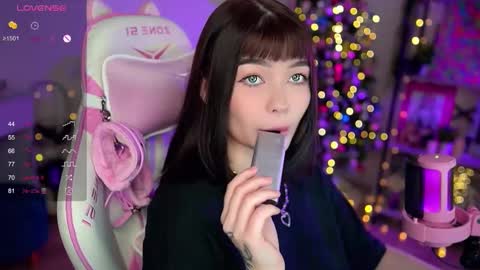 Snapshot of babyroxynill chatting on 12-26-24, 10:41 Nika online show from 12-26-24, 10:41