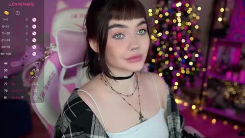 Snapshot of babyroxynill chatting on 01-10-25, 11:18 Nika online show from 01-10-25, 11:18