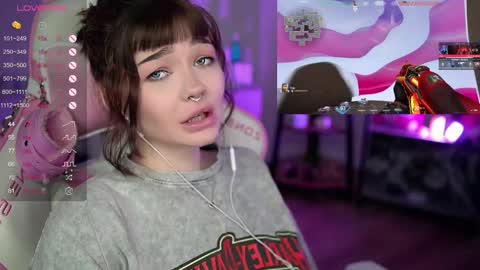 Snapshot of babyroxynill chatting on 02-02-25, 02:06 Nika online show from 02-02-25, 02:06