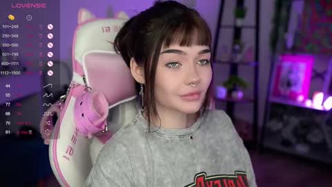 Snapshot of babyroxynill chatting on 02-06-25, 11:15 Nika online show from 02-06-25, 11:15