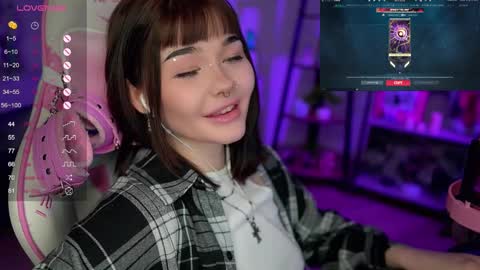 Snapshot of babyroxynill chatting on 02-13-25, 01:40 Nika online show from 02-13-25, 01:40
