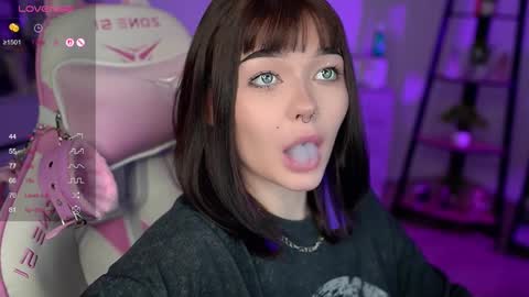Snapshot of babyroxynill chatting on 02-20-25, 11:10 Nika online show from 02-20-25, 11:10
