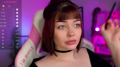Snapshot of babyroxynill chatting on 09-16-25, 09:27 Nika online show from 09-16-25, 09:27