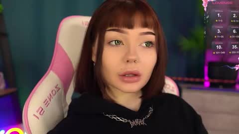 Snapshot of babyroxynill chatting on 09-28-25, 09:42 Nika online show from 09-28-25, 09:42
