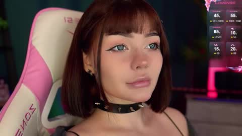 Snapshot of babyroxynill chatting on 10-17-25, 06:16 Nika online show from 10-17-25, 06:16