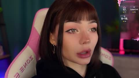 Snapshot of babyroxynill chatting on 10-23-25, 06:02 Nika online show from 10-23-25, 06:02