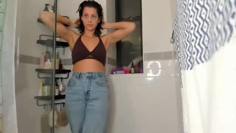 Snapshot of babywolfies chatting on 12-14-25, 11:20 BabyWolfies online show from 12-14-25, 11:20