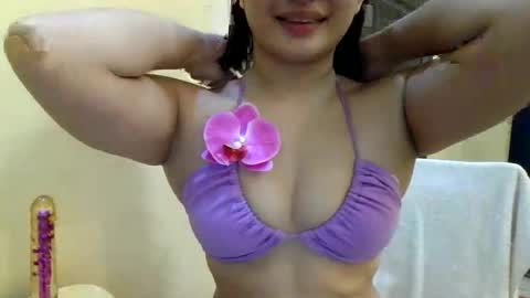 Snapshot of babyyolly chatting on 08-06-26, 04:25 babyyolly online show from 08-06-26, 04:25