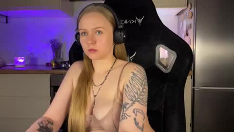 Snapshot of babyytonight chatting on 10-02-25, 03:35 NEXT STREAM 1AM GMT3 Alice online show from 10-02-25, 03:35