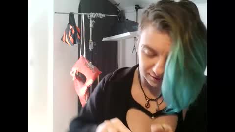 Honey online show from 02-19-26, 10:55