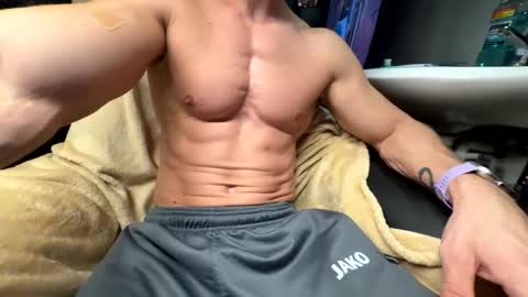 Snapshot of badboy951337 chatting on 01-06-25, 02:47 Badboy95 online show from 01-06-25, 02:47