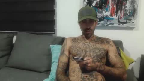 Snapshot of badcouple_ chatting on 09-12-25, 03:28 BadCouple  online show from 09-12-25, 03:28