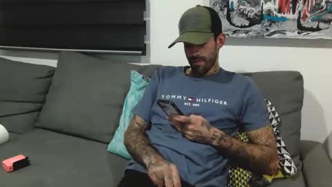 Snapshot of badcouple_ chatting on 09-20-25, 04:46 BadCouple  online show from 09-20-25, 04:46