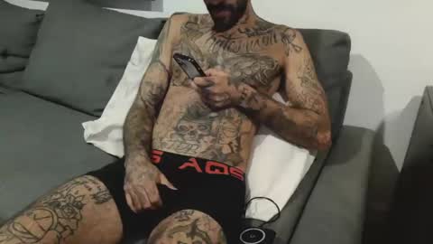 Snapshot of badcouple_ chatting on 09-29-25, 04:17 BadCouple  online show from 09-29-25, 04:17