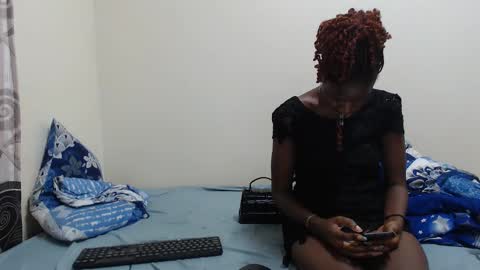 Chocolate Petite Baddie online show from 03-22-26, 07:28