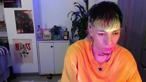 Snapshot of badeyes_crazylilgoat chatting on 09-29-25, 10:20 Dan  Lila  online show from 09-29-25, 10:20