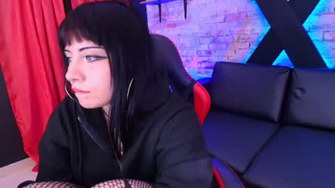 Snapshot of badeyesss chatting on 07-28-26, 04:39 BadEyesss online show from 07-28-26, 04:39