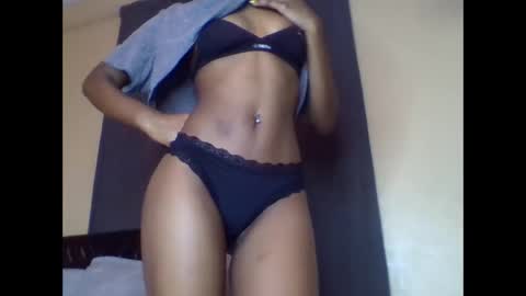 Snapshot of badgurllily chatting on 06-11-26, 02:53 Lily. online show from 06-11-26, 02:53