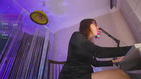 Snapshot of badwebcamgirl chatting on 01-11-25, 05:10 engely online show from 01-11-25, 05:10