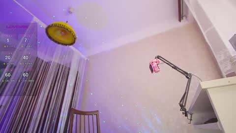 Snapshot of badwebcamgirl chatting on 01-15-25, 08:51 engely online show from 01-15-25, 08:51