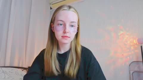 Alice online show from 04-11-26, 11:42