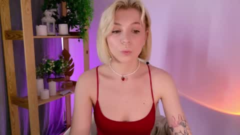 Elly online show from 04-19-26, 09:52