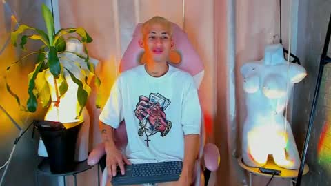 Snapshot of ban_sex1 chatting on 06-14-26, 02:08 ban_sex1 online show from 06-14-26, 02:08
