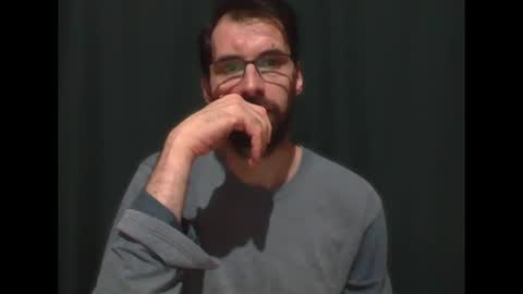 Snapshot of banana_argen_15 chatting on 03-30-26, 01:39 Ezequiel online show from 03-30-26, 01:39