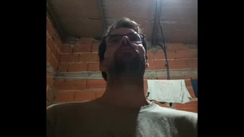 Snapshot of banana_argen_15 chatting on 04-17-26, 01:52 Ezequiel online show from 04-17-26, 01:52