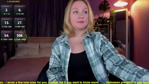 Snapshot of bananarum chatting on 10-06-25, 01:41 Allie online show from 10-06-25, 01:41