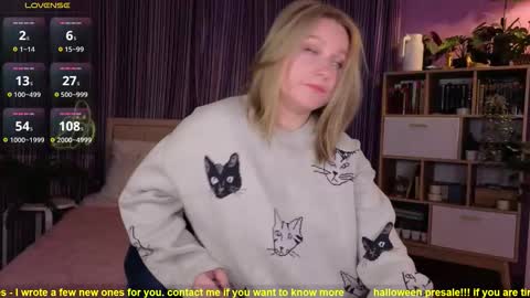 Snapshot of bananarum chatting on 10-12-25, 10:14 Allie online show from 10-12-25, 10:14