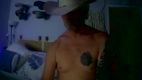 bananas318 online show from 10-24-25, 02:30