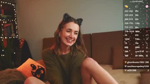 Ellen and  online show from 12-01-25, 08:03