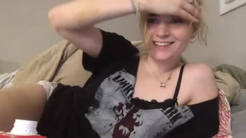 Snapshot of bansam1738 chatting on 06-17-26, 01:30 bansam1738 online show from 06-17-26, 01:30