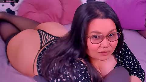 Barbie Kim online show from 10-17-25, 06:21