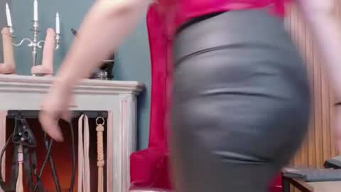 I AM BARBARA  online show from 07-30-26, 04:11