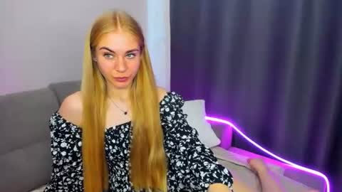 Snapshot of barbarachic chatting on 06-13-26, 02:04 BarbaraChic online show from 06-13-26, 02:04
