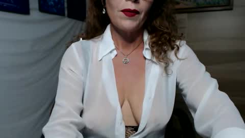 BARBARA DOMME online show from 12-17-25, 08:37