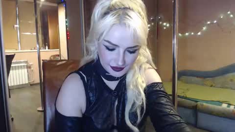 Snapshot of barbarissssska chatting on 05-14-26, 03:19 Victoria online show from 05-14-26, 03:19
