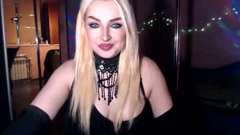 Snapshot of barbarissssska chatting on 05-24-26, 04:17 Victoria online show from 05-24-26, 04:17