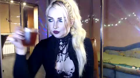 Snapshot of barbarissssska chatting on 06-09-26, 12:44 Victoria online show from 06-09-26, 12:44