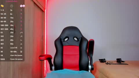 Nicolle  online show from 04-09-26, 05:07