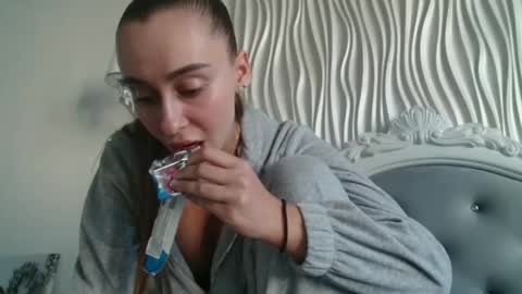 Kate online show from 04-06-26, 01:56