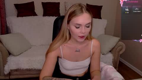 Lilli 3 online show from 09-25-25, 05:44