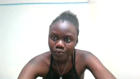 Snapshot of barbie_queen2 chatting on 06-12-26, 08:41 queen online show from 06-12-26, 08:41