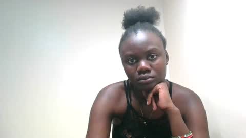 Snapshot of barbie_queen2 chatting on 06-18-26, 09:41 queen online show from 06-18-26, 09:41